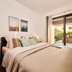Brand New 1 Bedroom Apartment With Backyard Near The Beach!