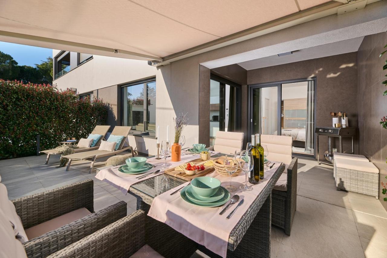 Apartment Brand New 1 Bedroom With Backyard Near The Beach!